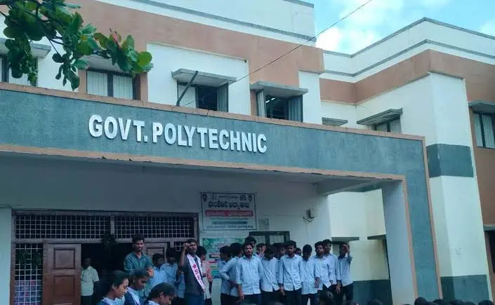 తెలంగాణలో రేపు పాలిటెక్నిక్ కాలేజీల బంద్ 