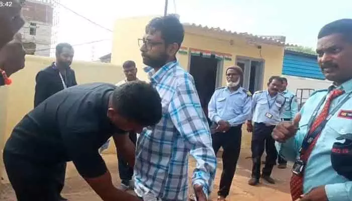 ఫుల్లుగా మందుకొట్టి నీట్ పీజీ పరీక్షకు వచ్చిన విద్యార్థి