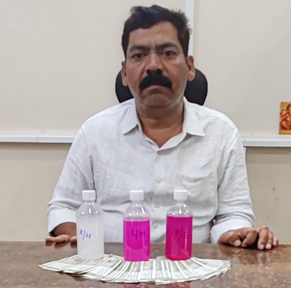 హైద్రాబాద్ లో రూ.10 వేల లంచం తీసుకుంటూ టోలిచౌకి ఎస్సై అరెస్ట్