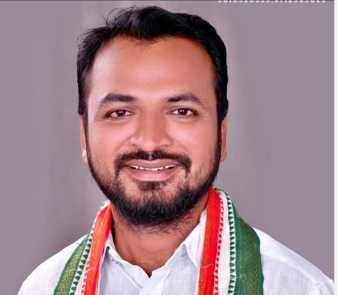  బీఆర్ఎస్ నేతలకు తుంగతుర్తి నియోజకవర్గ టీపీసీసీ సోషల్ మీడియా మూడ్ మోహన్ నాయక్ సూటి ప్రశ్నలు…?! 