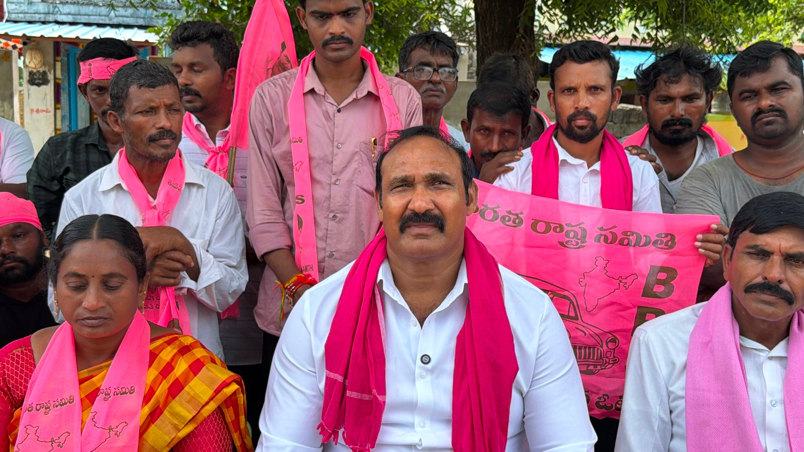 పల్లెల విధ్వంసం – పడకేసిన పారిశుధ్యం!  - Additional Image