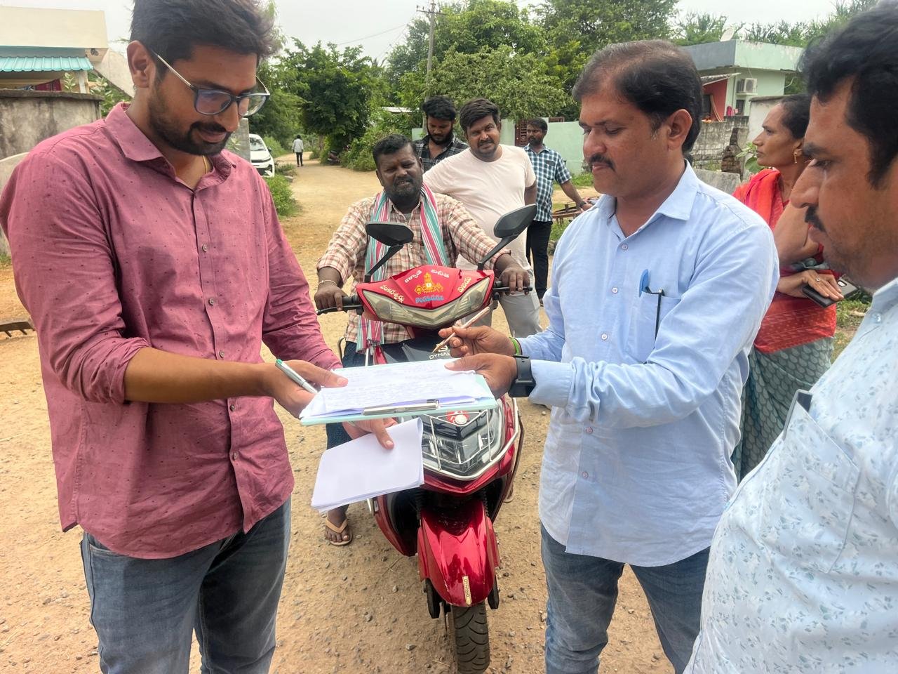 అమీనాబాద్ బీసీ కమ్యూనిటీ హాల్ కు స్థలం సేకరణ.....