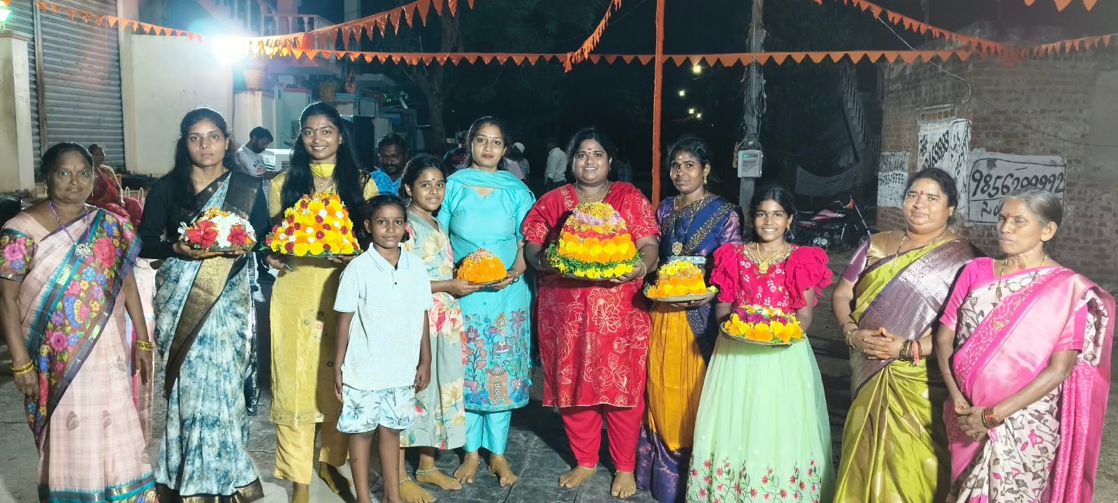 బతుకమ్మ పండుగకు నీటి కరువు..