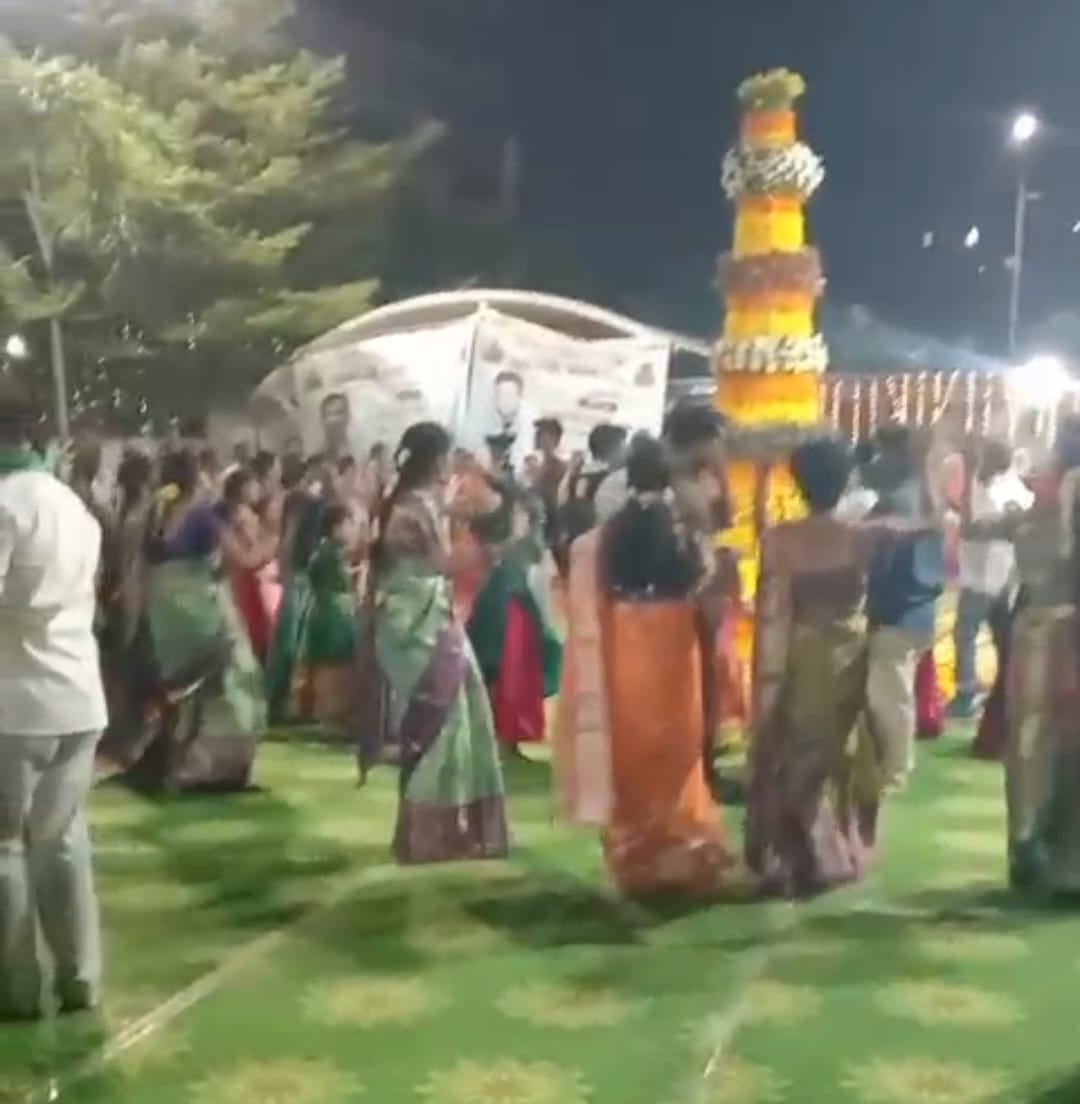 ఖమ్మం నగరపాలక సంస్థ ఆధ్వర్యంలో  బతుకమ్మ సంబరాలు.., 