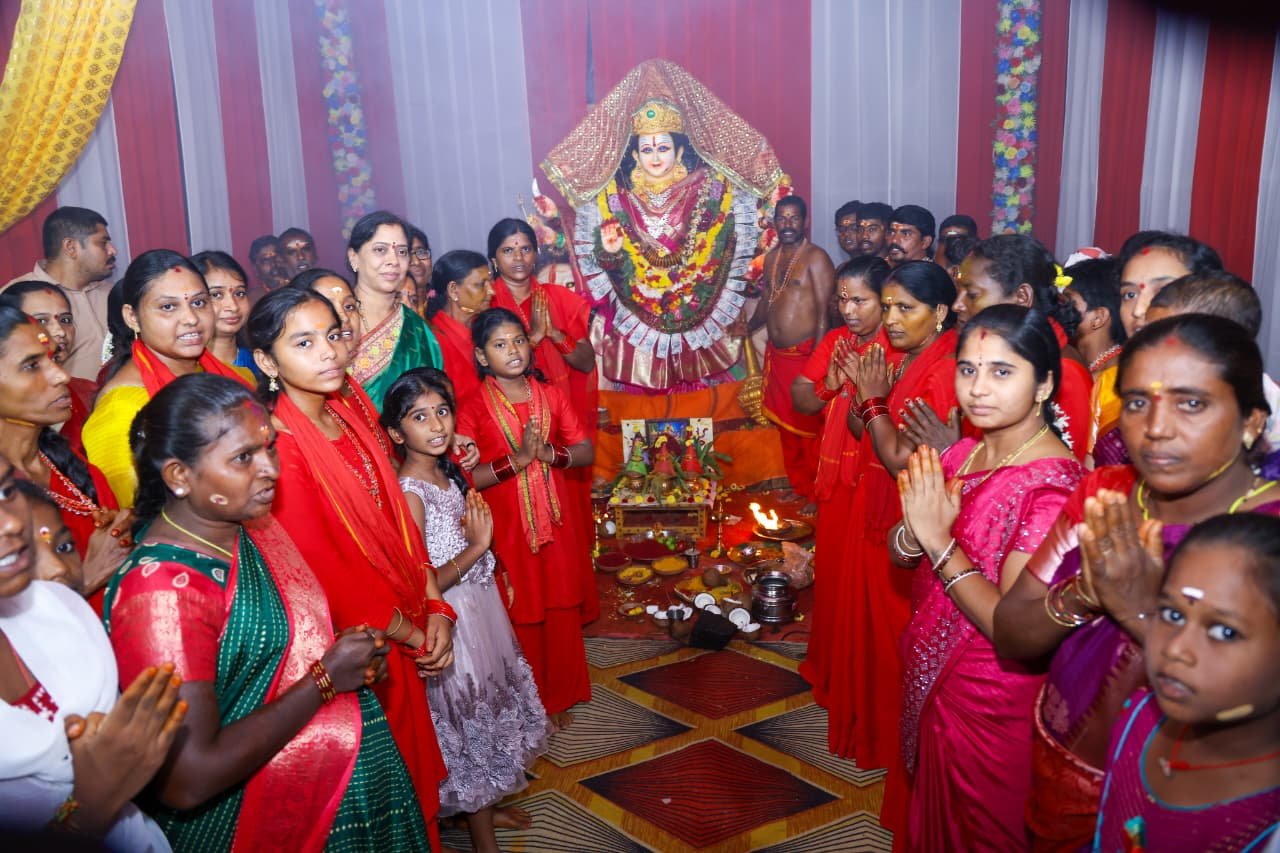 దానవాయిగూడెం లో మహా అన్నదానం, కుంకం పూజ.. - Additional Image