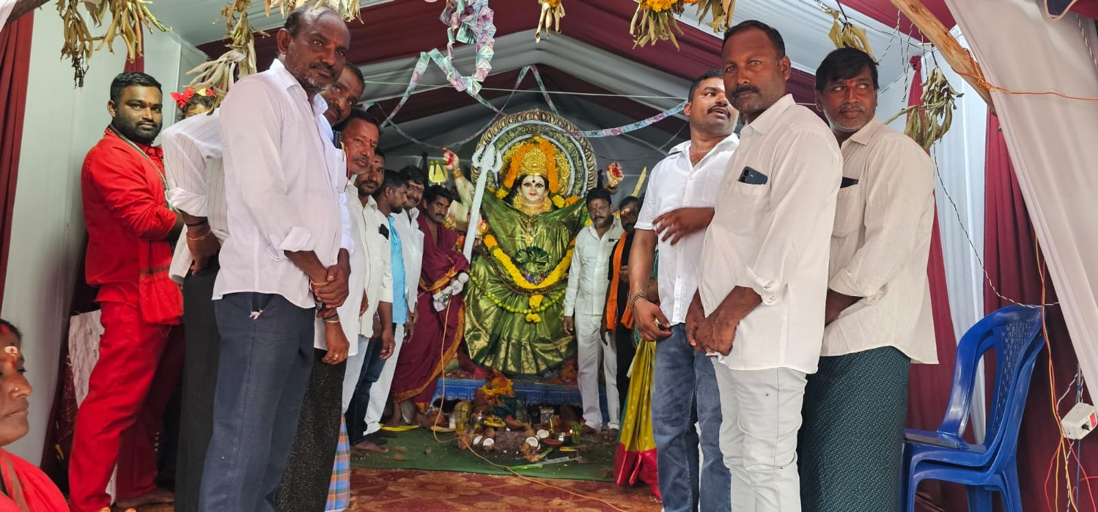 ఆ దుర్గా అమ్మవారి ఆశీస్సులు అందరిపై ఉండాలి - Additional Image