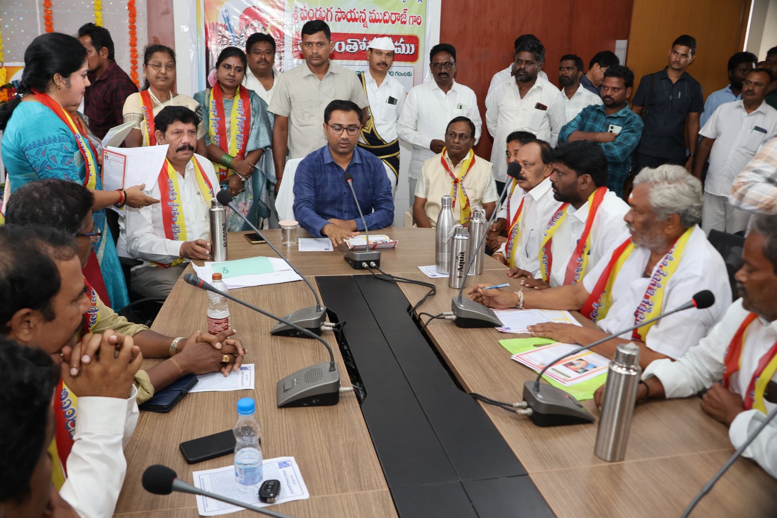 పేదల పక్షాన నిలిచి పోరాడిన ప్రజా నాయకుడు పండుగ సాయన్న.... జిల్లా కలెక్టర్ దివాకర టిఎస్ - Additional Image